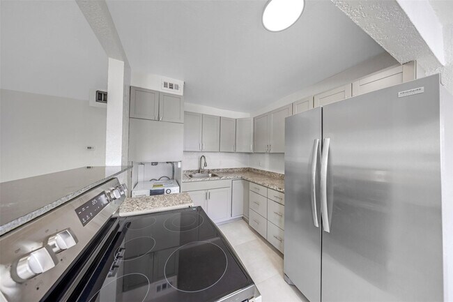 Foto del edificio - 20 NW 7th Ave