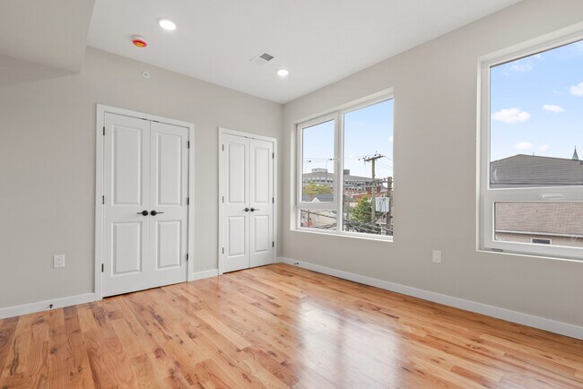 Foto del edificio - 108 Fleming Ave