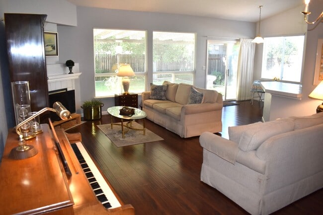 Foto del edificio - Resident Benefit Package Property