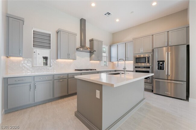 Building Photo - 667 Grey Saker St