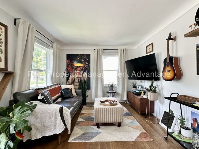 Building Photo - Modern 3-Bedroom Home in Walkable Ferndale...