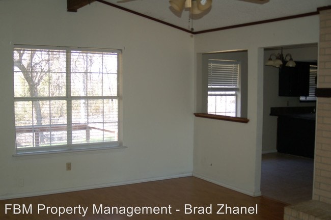 Building Photo - 1200 Phillips Dr