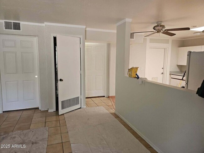Foto del edificio - 1239 E Highland Ave