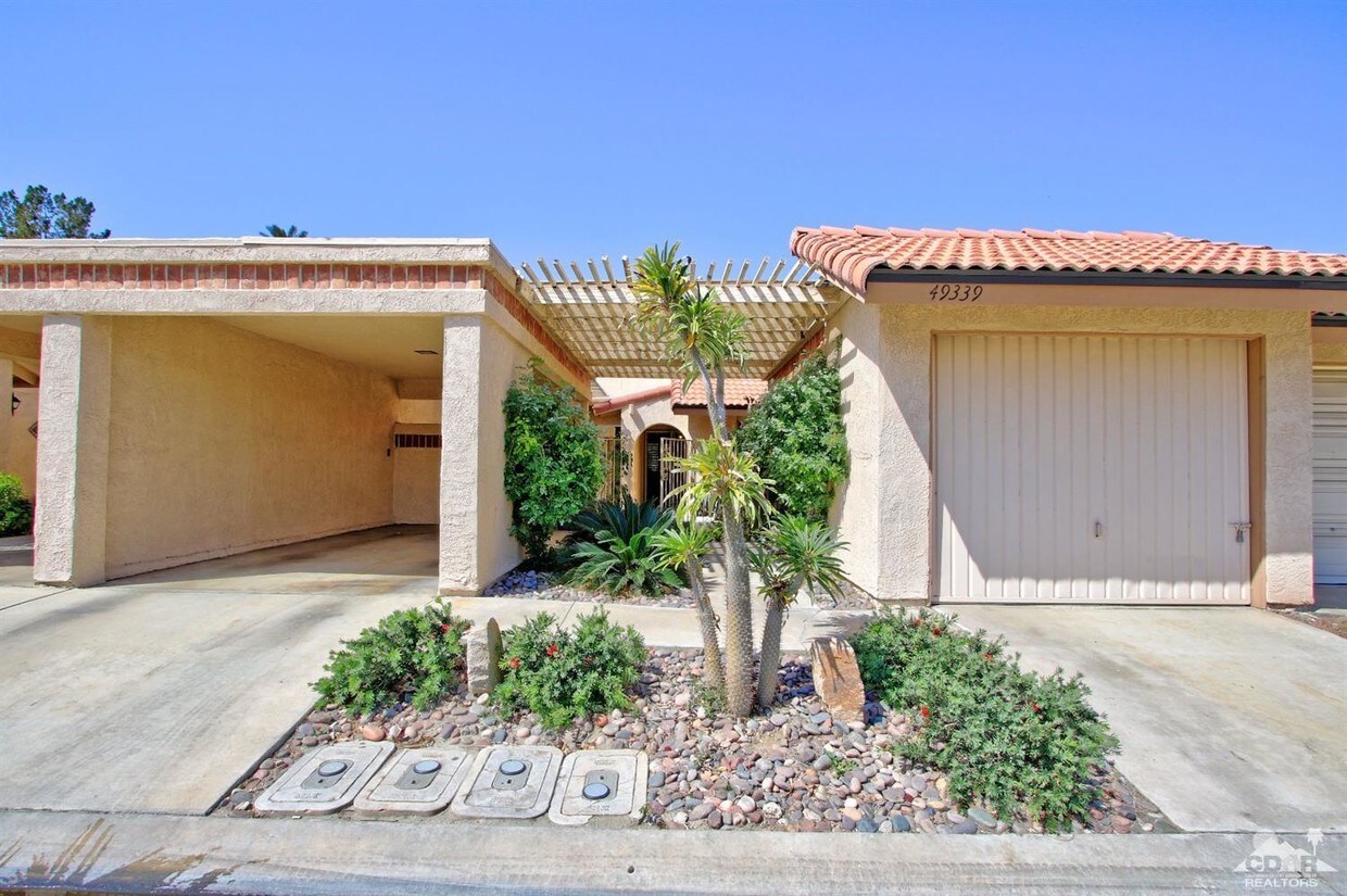 49339 Eisenhower Dr, Indio, CA 92201 Condo for Rent in Indio, CA