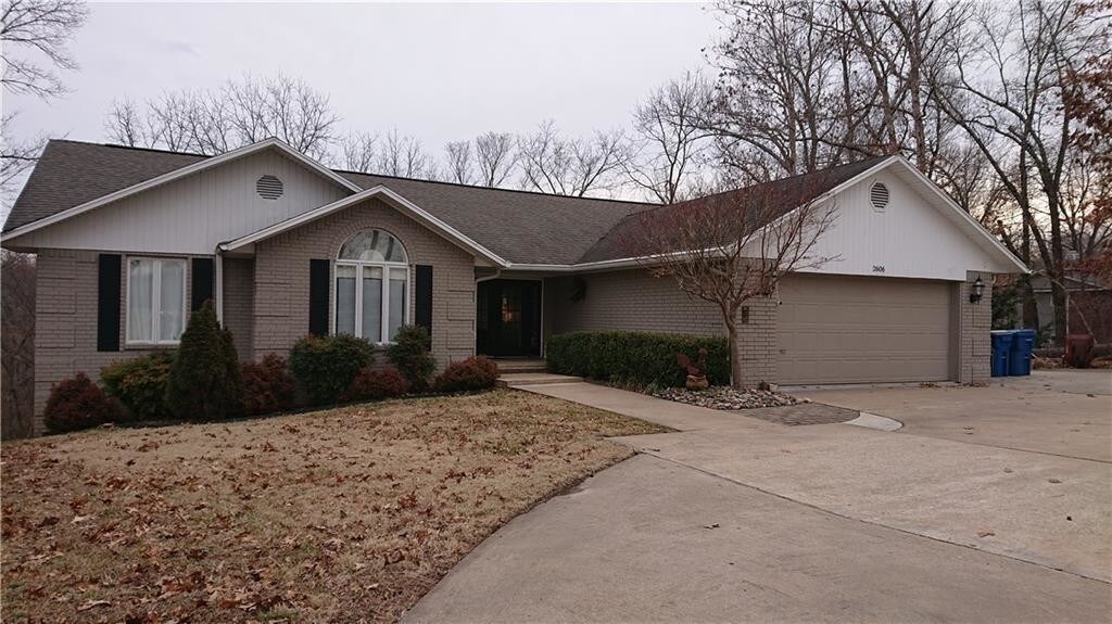 Primary Photo - 2606 NW Linebarger Ln