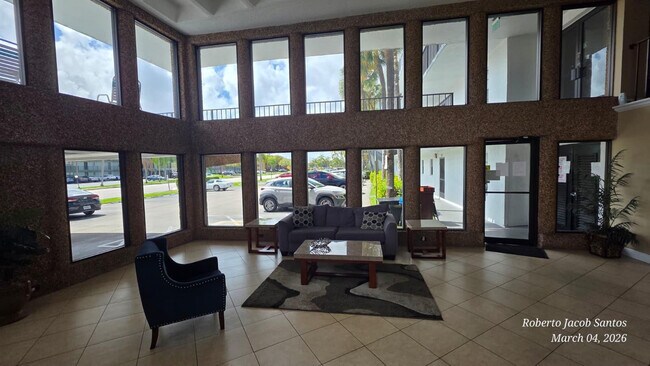 Foto del edificio - 9235 SW 8th St