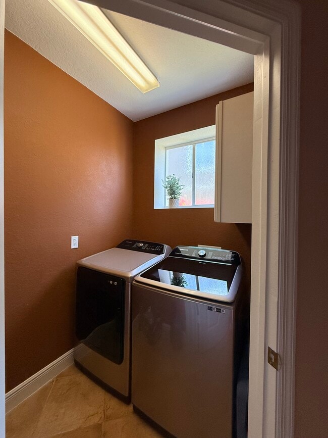 Building Photo - 9527 Brookville Ct