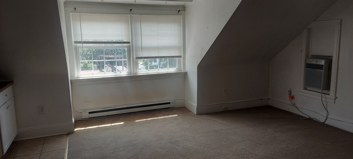Building Photo - 5 Oaklyn Ave