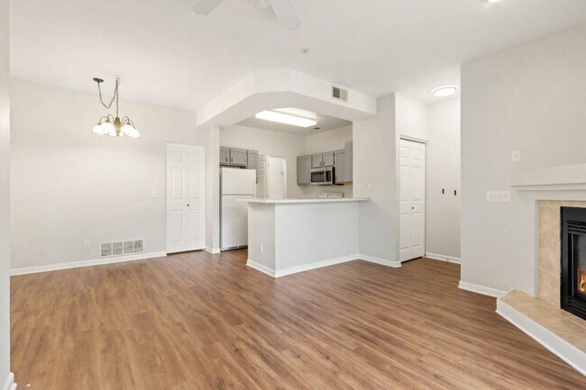 Building Photo - 4545 Wheaton Dr