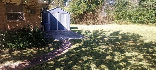 Foto del edificio - 207 Shepherd Dr