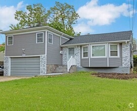 Building Photo - 205 E Pennywood Ave