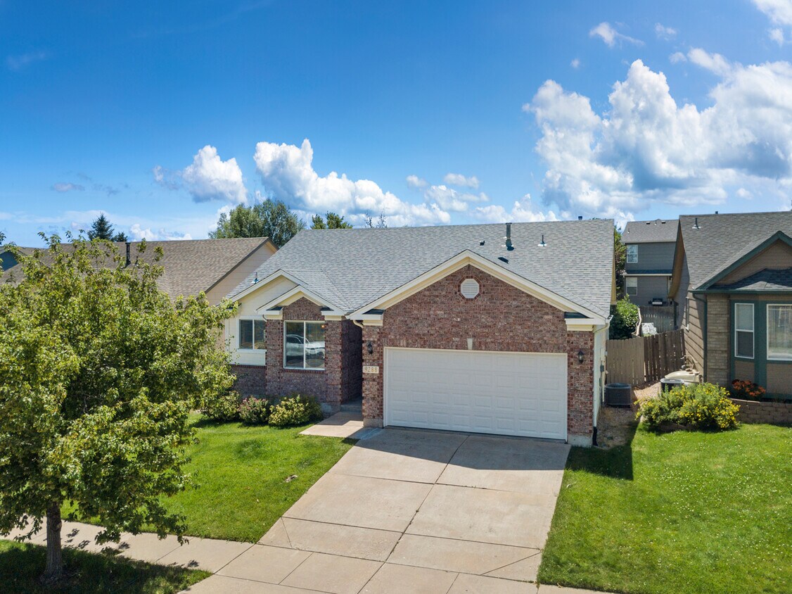 Primary Photo - 9288 Prairie Clover Dr