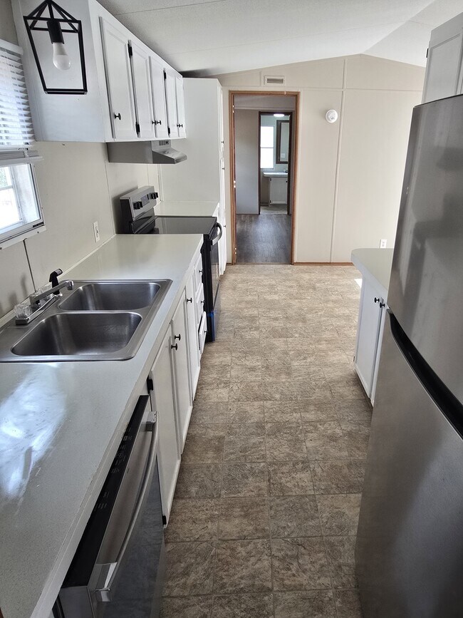 Foto del edificio - 518 Shirley Dr