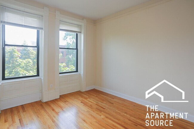 Foto del edificio - 2954 N Racine Ave