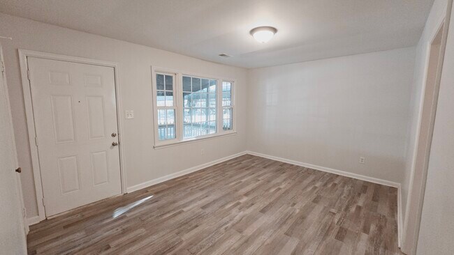 Foto del edificio - 1110 Pinecrest Ave NW