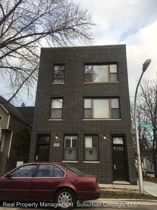 Primary Photo - 3901 N Albany Ave