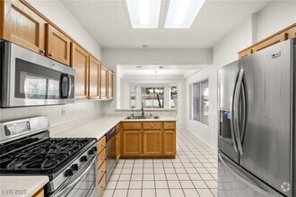 Building Photo - 10324 W Linfield Pl