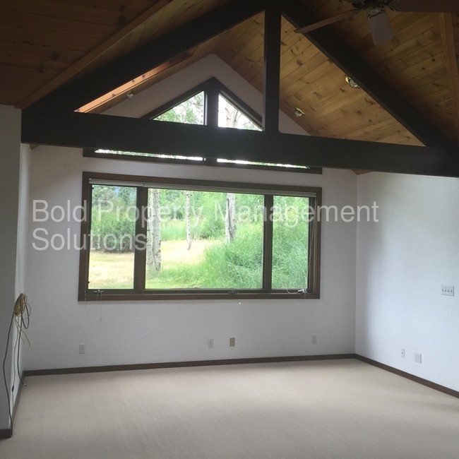 Building Photo - 1629 Lake Creek Rd
