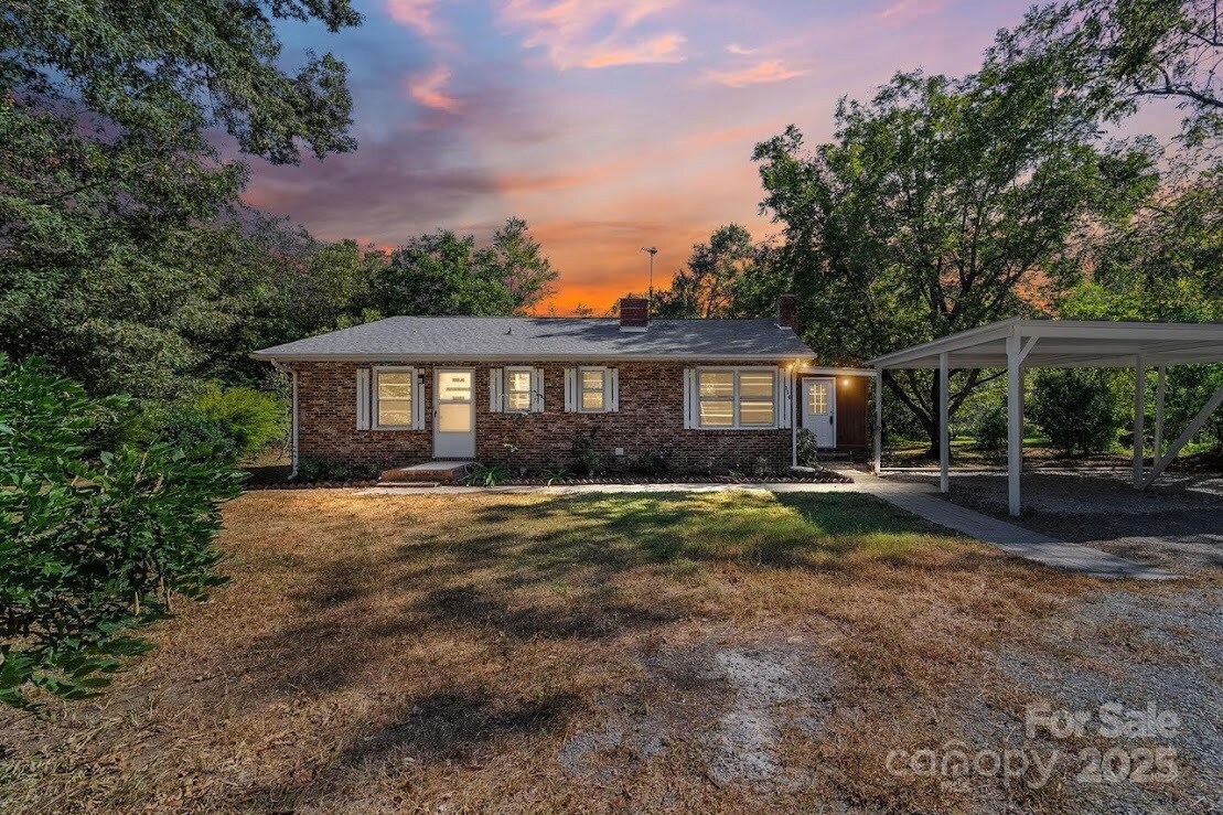 Foto principal - 114 Shady Ln