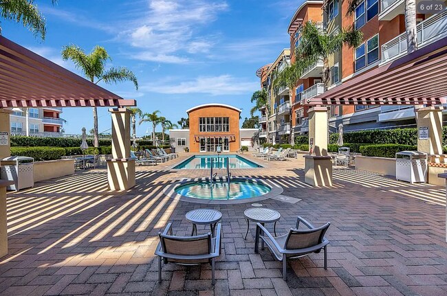 Foto del edificio - 12664 Chapman Ave