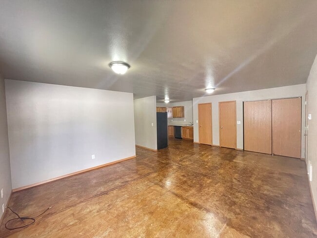 Building Photo - 109 Pear Ct