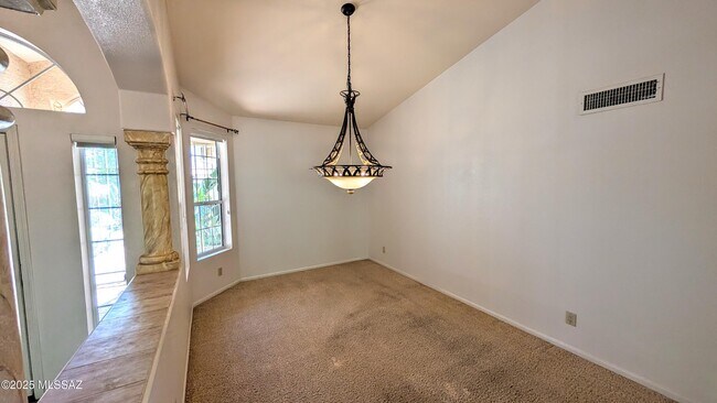 Foto del edificio - 37248 S Golf Course Dr