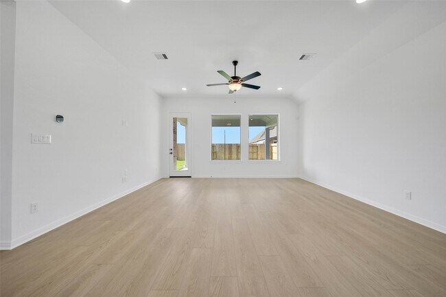 Foto del edificio - 42710 Loma Vista Ct