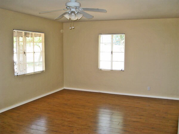 Foto del edificio - **Charming 3-Bedroom Home in the Heart of ...