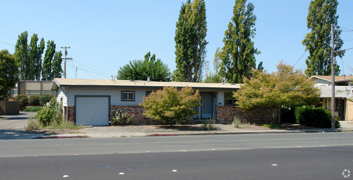 Primary Photo - 1243 Yulupa Ave