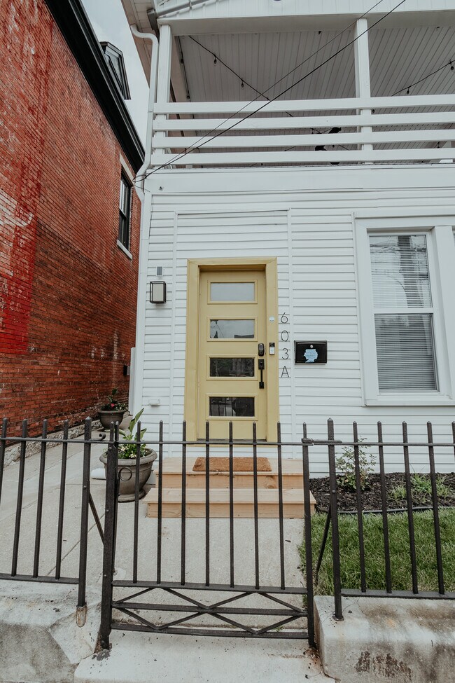 Foto del edificio - 603 Baxter Ave