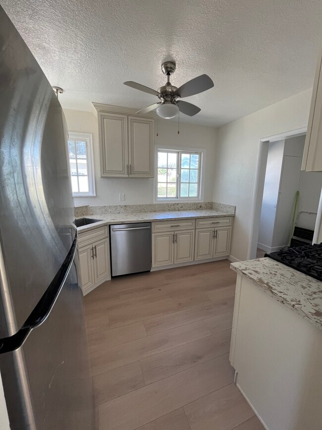 Foto del edificio - 1314 S Helberta Ave