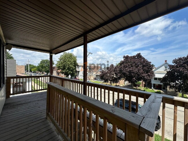 Foto del edificio - 1530 121st St