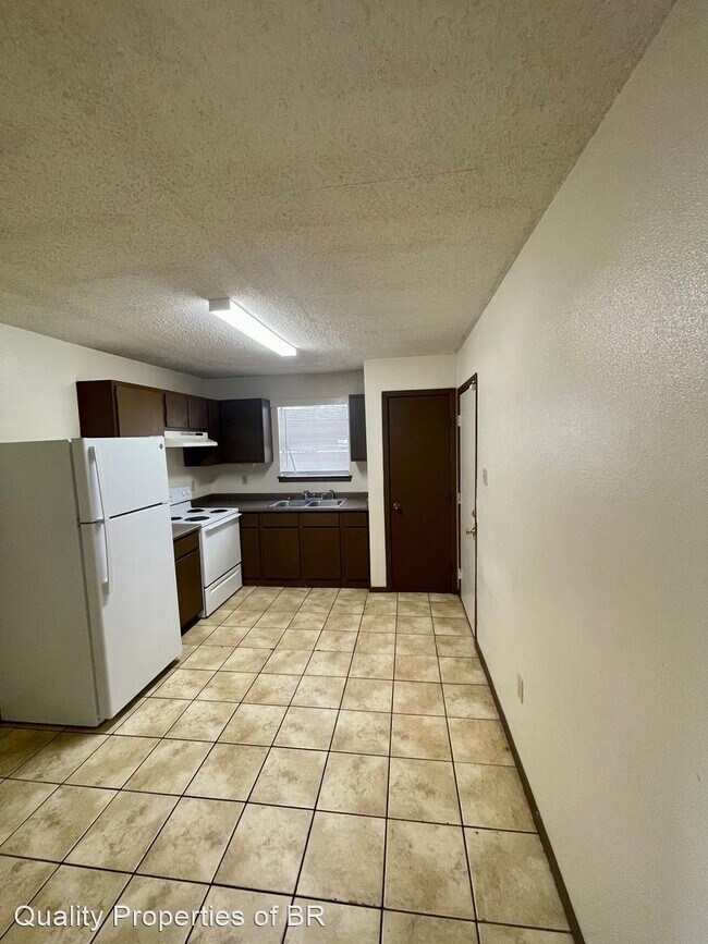 Foto del edificio - 2 br, 1 bath House - 2319 Elm Park Dr