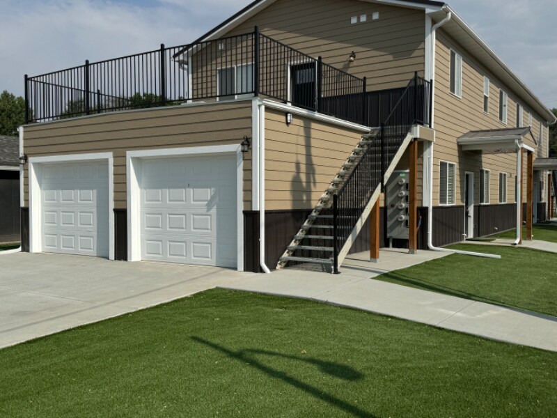 Foto principal - 310 3rd St W