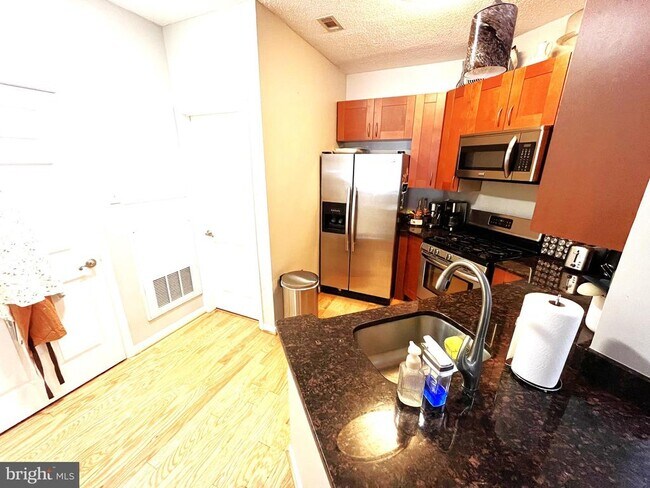 Foto del edificio - 14305 Climbing Rose Way