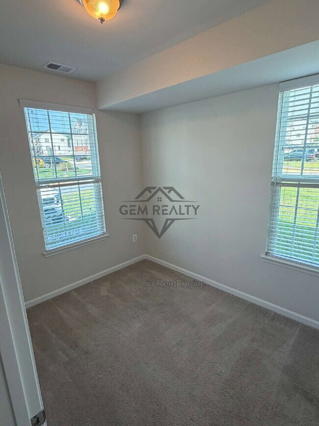 Building Photo - 501 Rolling Valley Dr