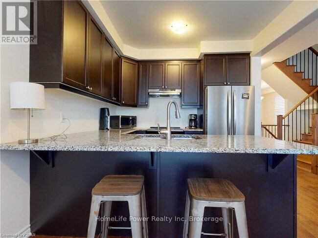 Photo du bâtiment - 180 Ridge Rd