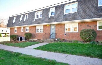 Building Photo - 338 Dunfey Ln