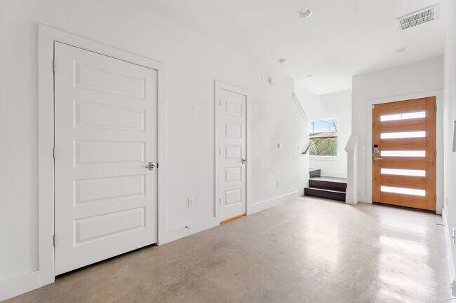 Foto del edificio - 2305 Coronado St
