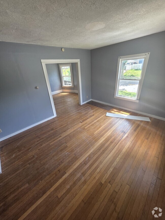 Building Photo - 1156 Dewey Ave