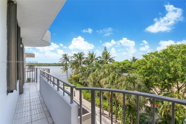 Building Photo - 12000 N Bayshore Dr