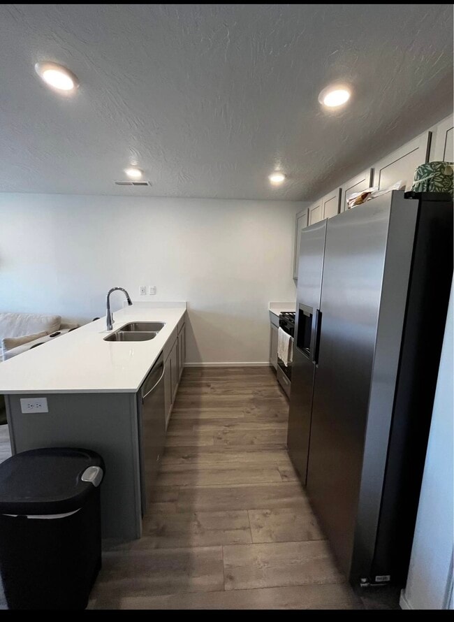 Foto del edificio - 3182 E Elkhorn Ln