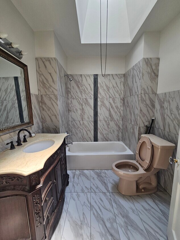 Foto principal - 1094 Alcott St