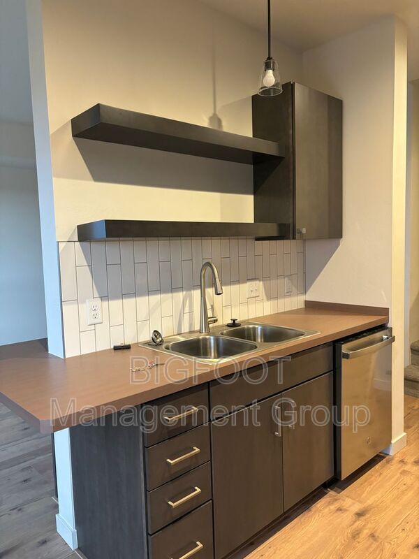 Foto del edificio - 2330 Shorthorn Ave