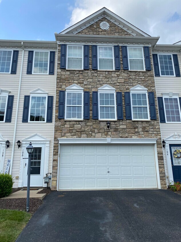 Foto principal - 106 Cole Ct