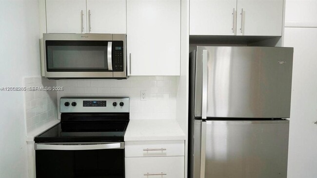 Building Photo - 2771 Riverside Dr