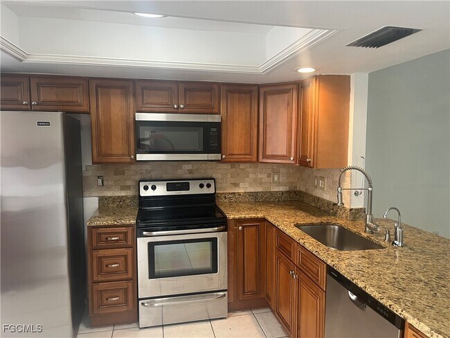 Building Photo - 839 SW 48th Terrace