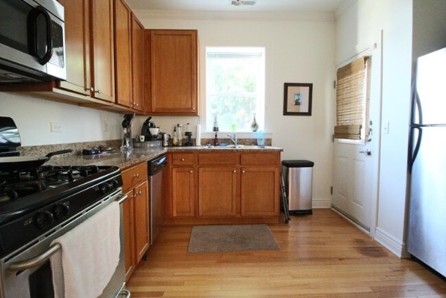 Foto del edificio - 4337 N Troy St