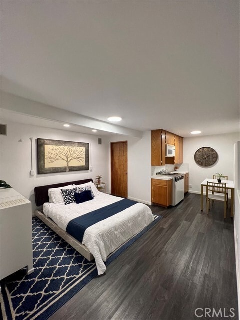 Building Photo - 12 Coach Rd