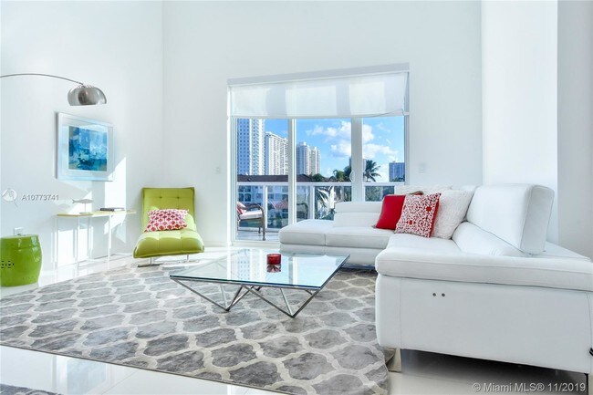 Foto del edificio - 3030 NE 188th St